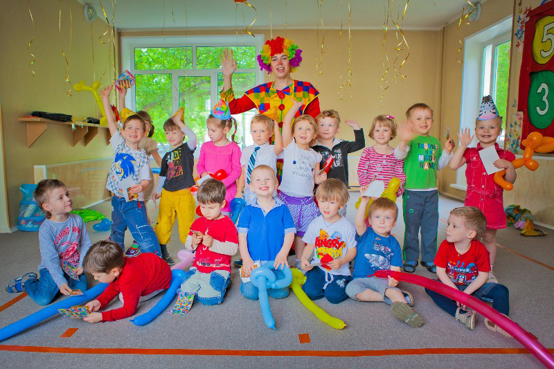 Клоун на день рождения ребенка в детский сад 