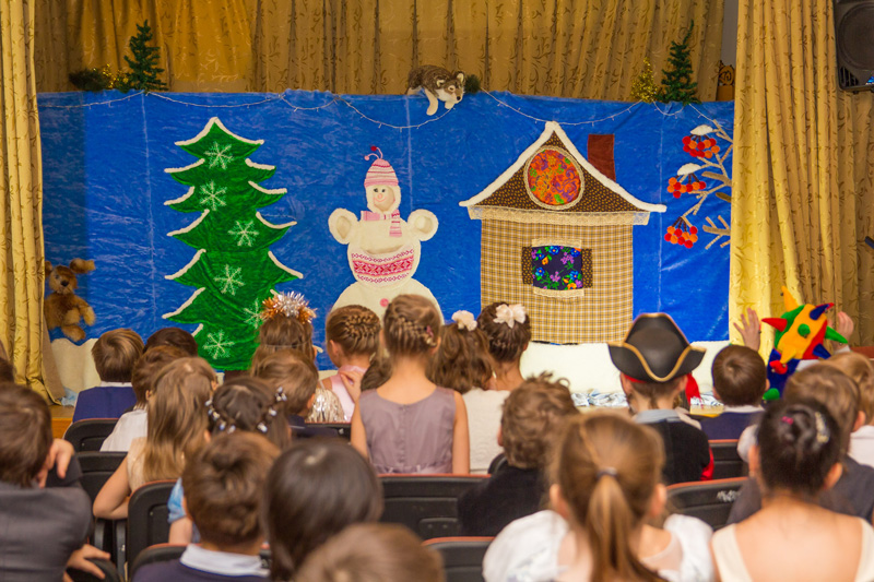 Вызов Деда Мороза и Снегурочки по Москве. Кукольный спектакль Мороз-красный нос для детей от 2 до 9 лет