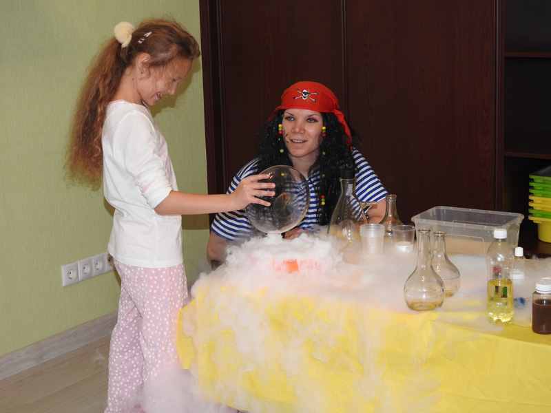 Химическое шоу на детский праздник — это зрелищно и познавательно (Москва)